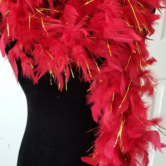 65-45 Gram Chandelle Feather Boa Bright Red W/Gold - Picture 7 of 8